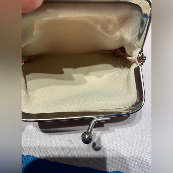 New Handmade Kiss-lock Floral Clutch Coin Purse/Charm - Picture 3 of 4